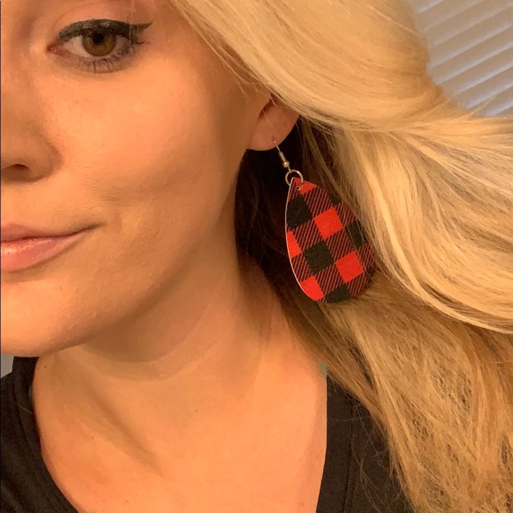 Buffalo plaid Christmas earrings 🎁